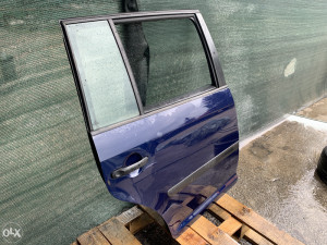 Vrata desna zadnja Volkswagen Touran 2006 (fotografija 3)