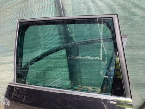 Staklo prozor vrata zadnje lijevo Volkswagen Touareg 2006 (fotografija 4)