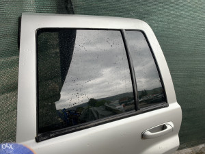 Vrata staklo Jeep Grand Cherokee 2004 (fotografija 3)