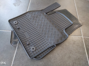 PATOSNICE PODMETAČI GUMENI SEAT IBIZA ARONA POLO 17-