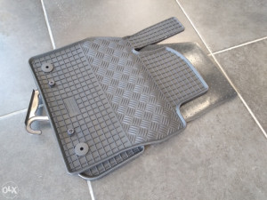 PATOSNICE PODMETAČI GUMENI AUDI A1 19- ŠKODA FABIA 21-