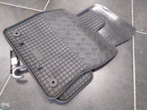 PATOSNICE PODMETAČI GUMENI GOLF 7 8 AUDI A3 13-