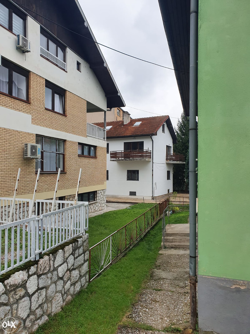 Kuca i poslovni prostor 3