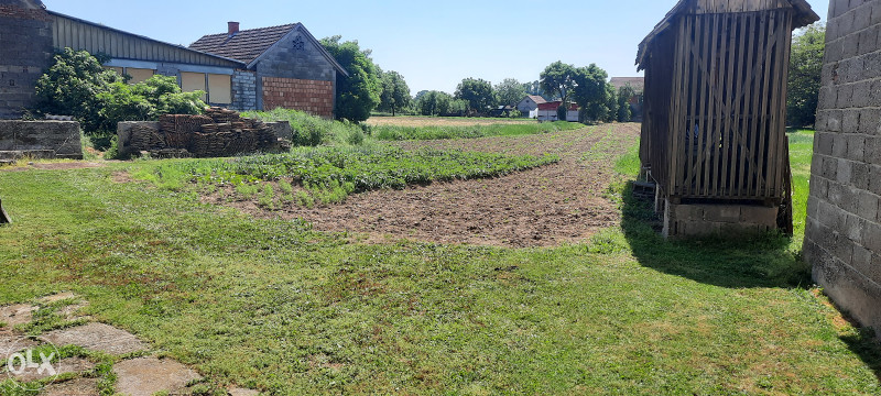 KUĆA NA PRODAJU S PLACOM 1600m2 5