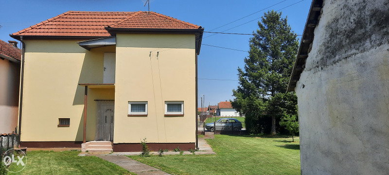 KUĆA NA PRODAJU S PLACOM 1600m2 3