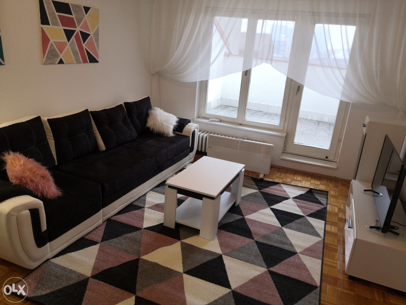 Stan 70m2, namješten, odlična lokacija, 700 KM 2