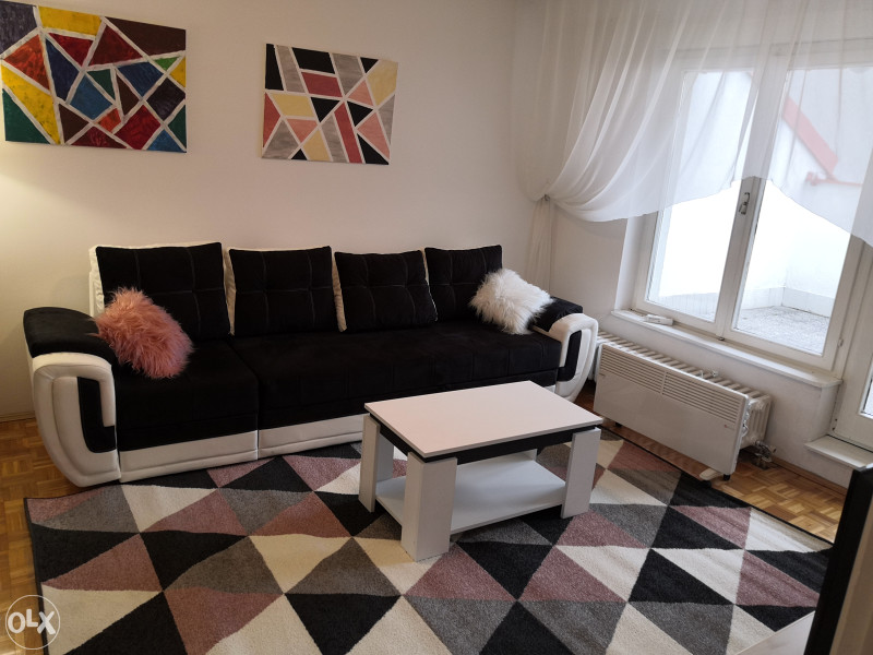 Stan 70m2, namješten, odlična lokacija, 700 KM