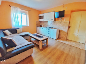 Apartman za 5 osoba u Trebinju | Garaža i terasa | Stan na dan