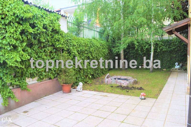 Kuća Pr+2 od 300m2 sa dvorištem i garažom, Stari grad - Kuće - OLX.ba