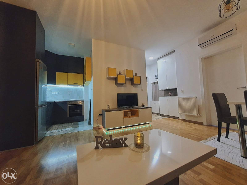 >065 910 246< Stan na Dan Bijeljina - "Zara2" Apartman 2