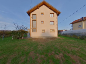 Novonapravljena kuća sa 3 sprata i 1000m2 zemlje Osik photo 3