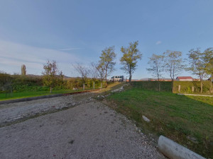 Novonapravljena kuća sa 3 sprata i 1000m2 zemlje Osik photo 2