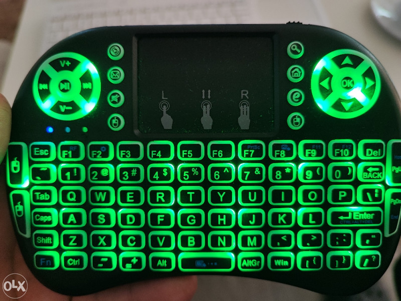 Bežična tastatura mini i8,RGB punjiva