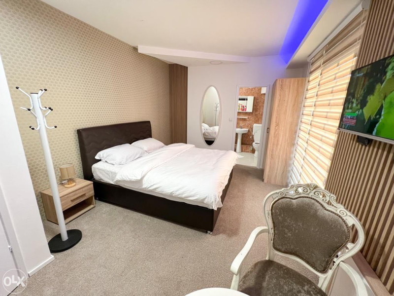 Stan na dan Apartman"GOLD" Lukavica Garaža 065970319 11