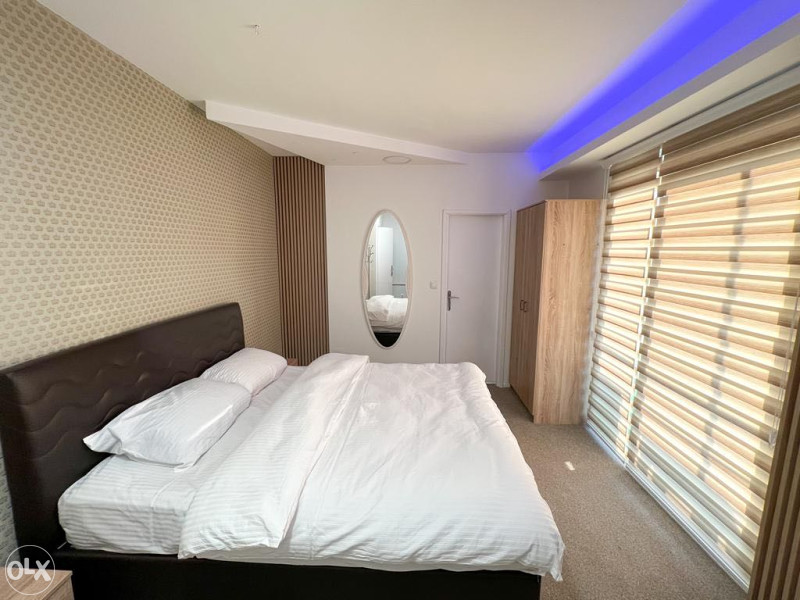 Stan na dan Apartman"GOLD" Lukavica Garaža 065970319 2