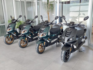 SPEEDFIGHT 4 STIGLI SU NOVI MODELI U NAŠ SALON GARANCIJA 2 GODINE