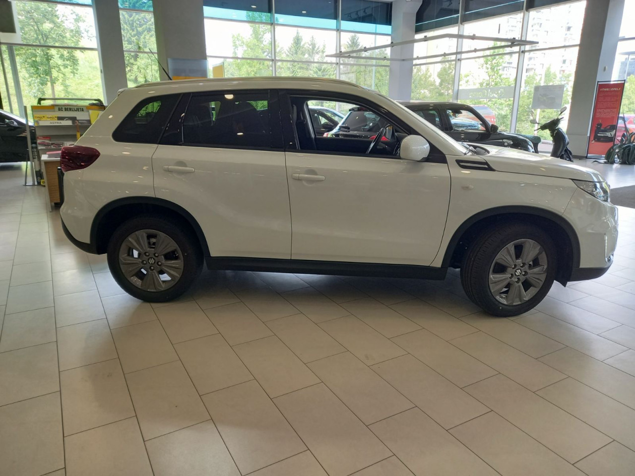 AKCIJA VITARA HYBRID PREMIUM 4X4 AUTOMATIK!!! - 033 460 200