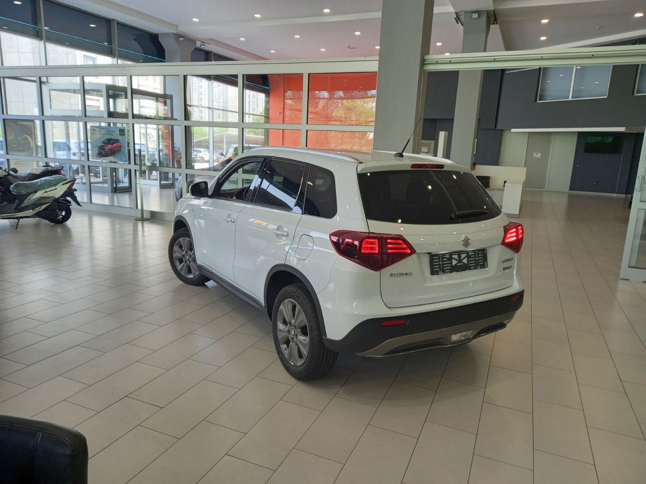 AKCIJA VITARA HYBRID PREMIUM 4X4 AUTOMATIK!!! - 033 460 200