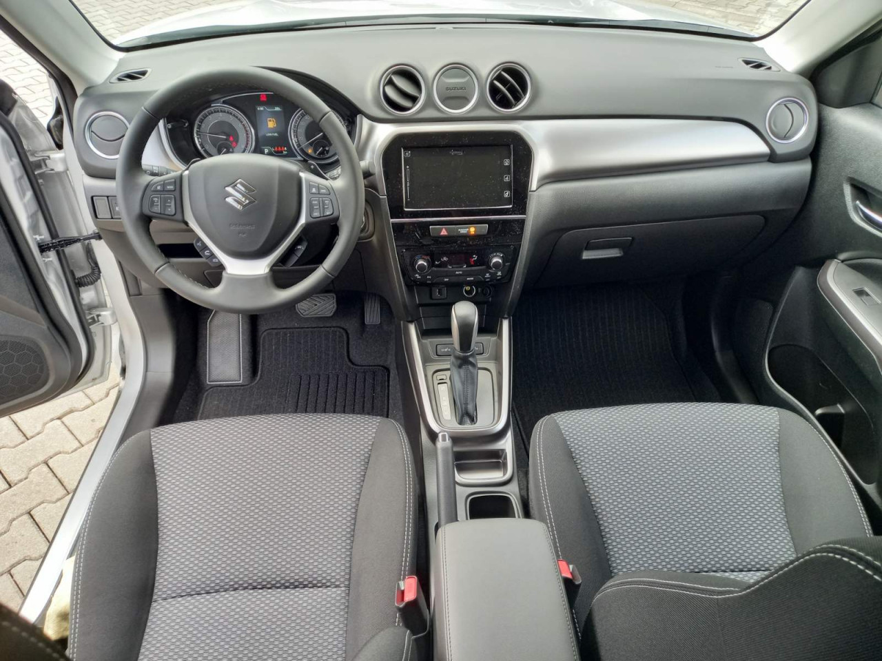 AKCIJA VITARA HYBRID PREMIUM 4X4 AUTOMATIK!!! - 033 460 200