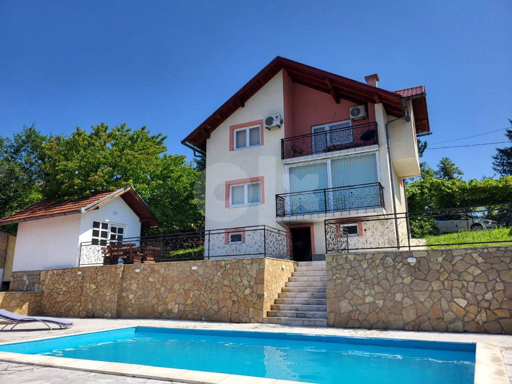 KUCA SA BAZENOM SARAJEVO VILA ODMOR .062577536 3
