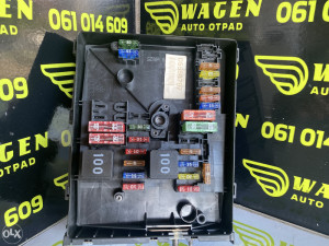Elektronika kutija osigurača Volkswagen Golf 6 (fotografija 4)