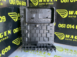 Elektronika kutija osigurača Volkswagen Golf 6 (fotografija 5)