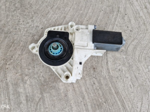 Prednji lijevi motoric podizaca stakla 8T0959801B Audi