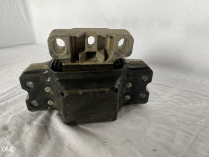 Nosac motora Volkswagen Golf 5 (fotografija 3)