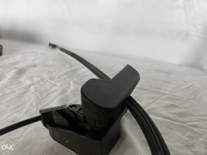 Rucka za otvaranje haube Volkswagen Golf 5 (fotografija 3)
