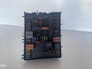 Elektronika kutija osigurana Volkswagen Touran (fotografija 4)