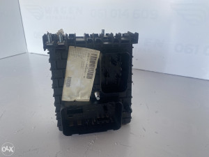 Elektronika kutija osigurana Volkswagen Touran (fotografija 3)