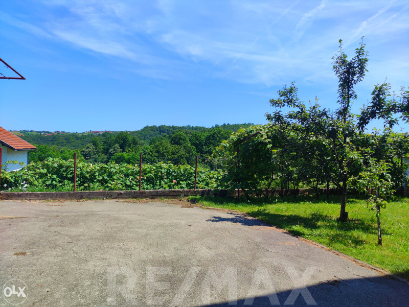 Odlična kuća 250m2 i plac 770m2,SLATINA(CENTAR) 22