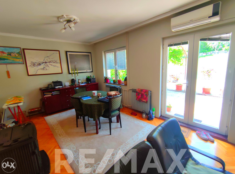 Odlična kuća 250m2 i plac 770m2,SLATINA(CENTAR) 12