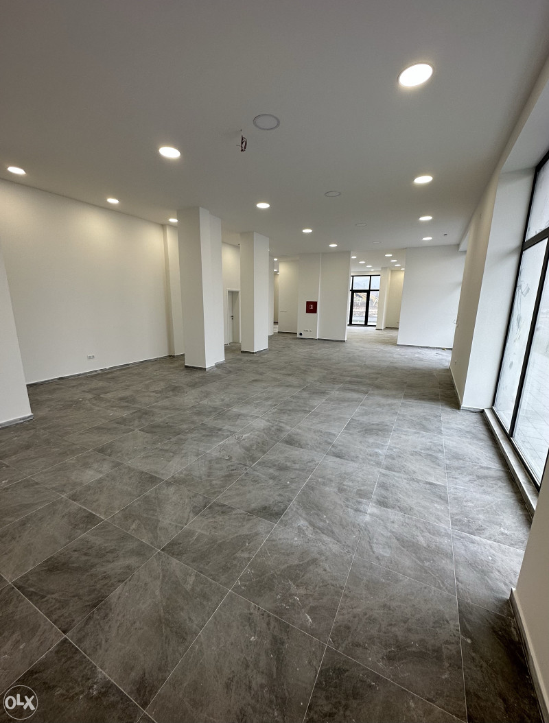Poslovni prostor 215m2 Lukavica Istocno Sarajevo 2