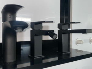 UNITAS BATERIJE CRNE MAT