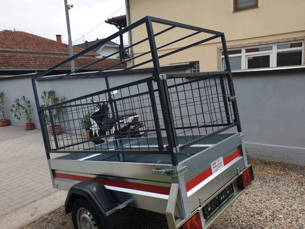 Auto prikolica sa poviskama za sitnu stoku