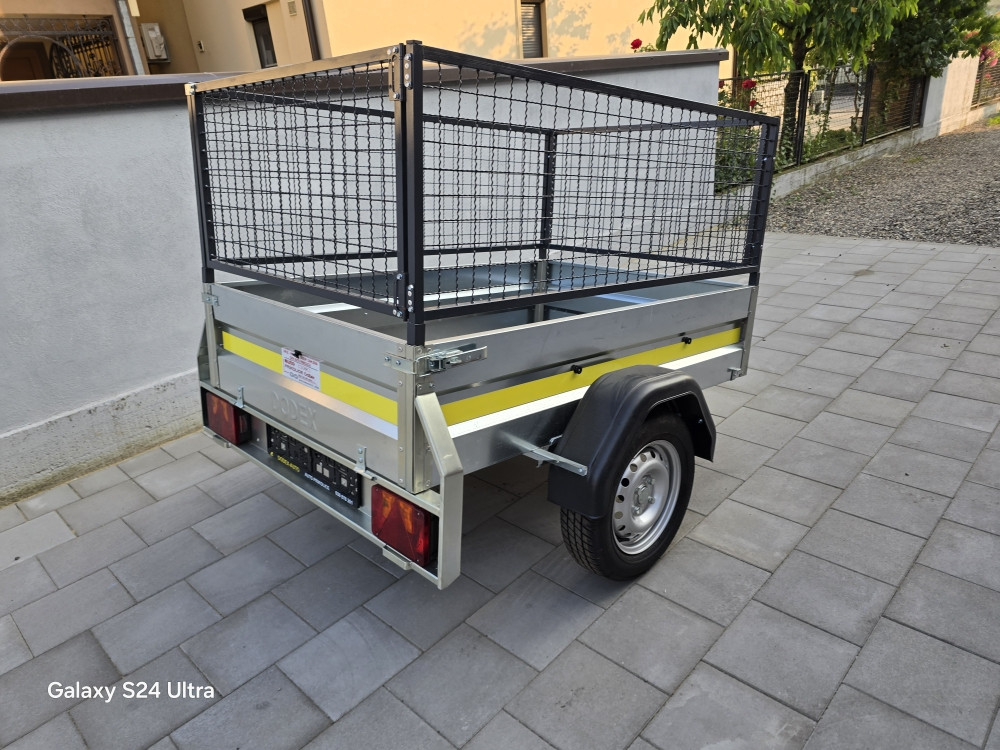 Auto prikolica sa poviskama za sitnu stoku