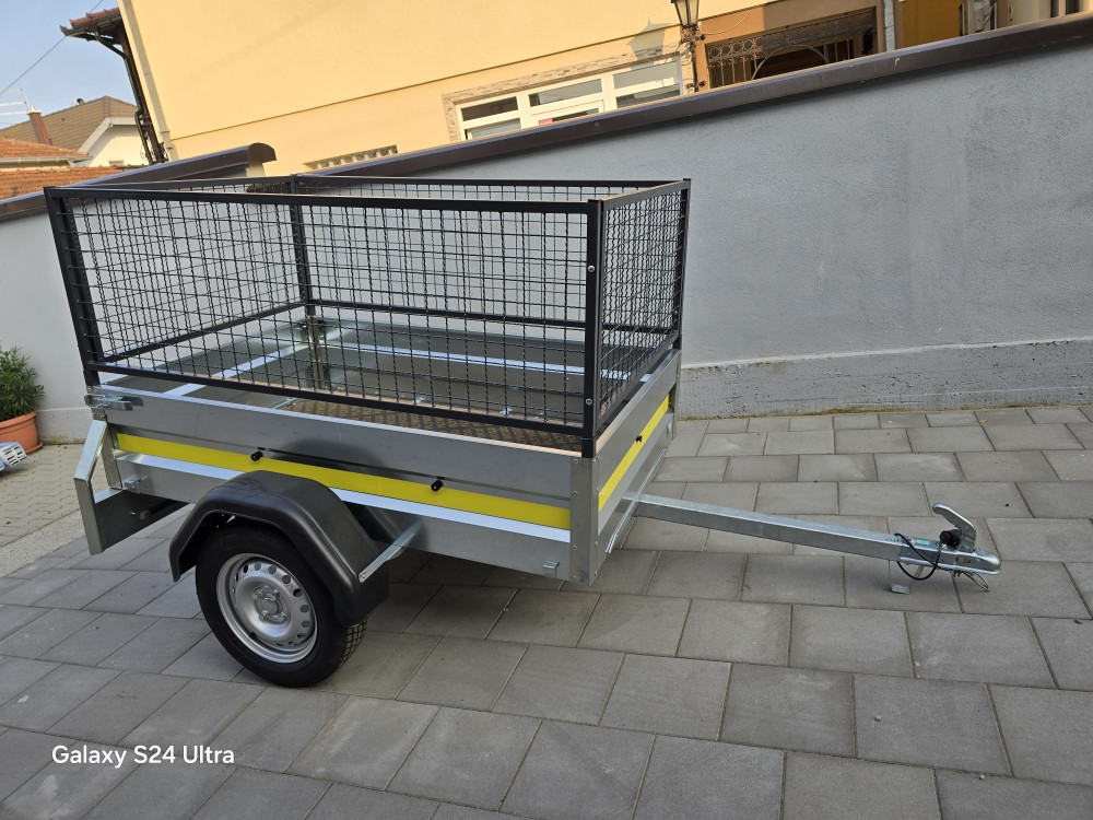 Auto prikolica sa poviskama za sitnu stoku