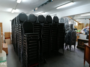 Stolice crne metalne više komada