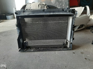 Hladnjak hladnjaci BMW 545i 645i klime vode ulja