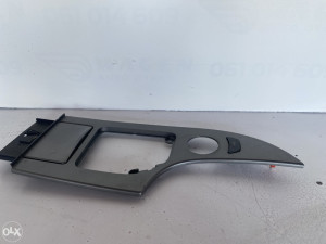 Unutrasnja konzola BMW E60 (fotografija 3)