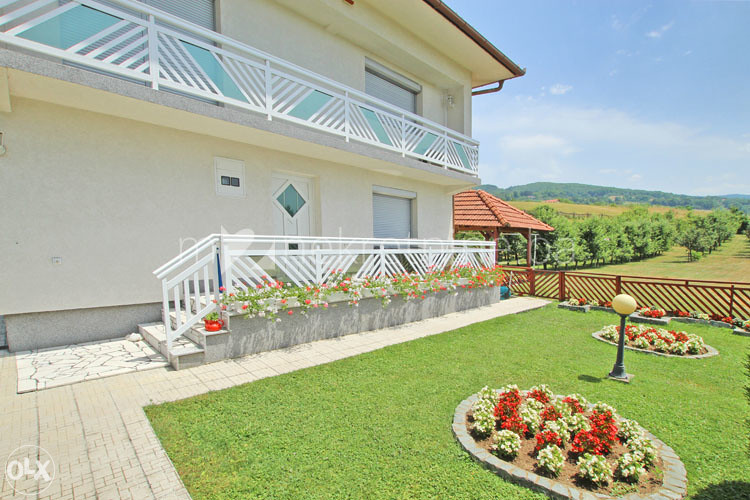 m2: Breza, Kuća 160m2 na parceli 6132m2 sa voćnjakom 6