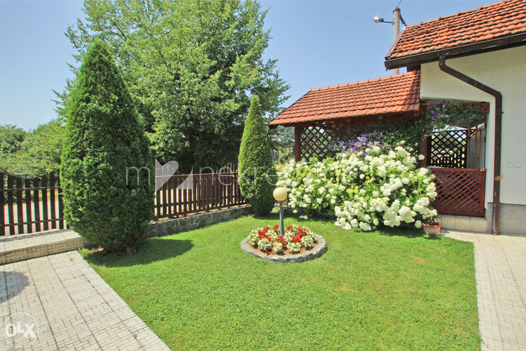 m2: Breza, Kuća 160m2 na parceli 6132m2 sa voćnjakom 5