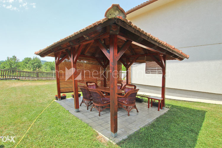 m2: Breza, Kuća 160m2 na parceli 6132m2 sa voćnjakom 17