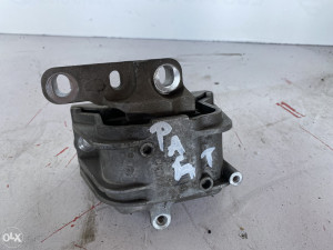 Nosac motora Volkswagen Passat 6 (fotografija 1)