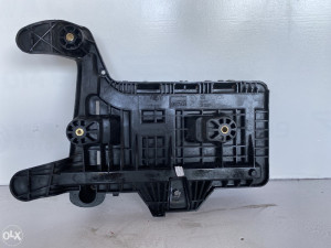 Nosac akumulatora Volkswagen Passat 6 (fotografija 3)