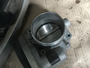 Klapna gasa bmw e60 170kw 3.0i benzin 3.0