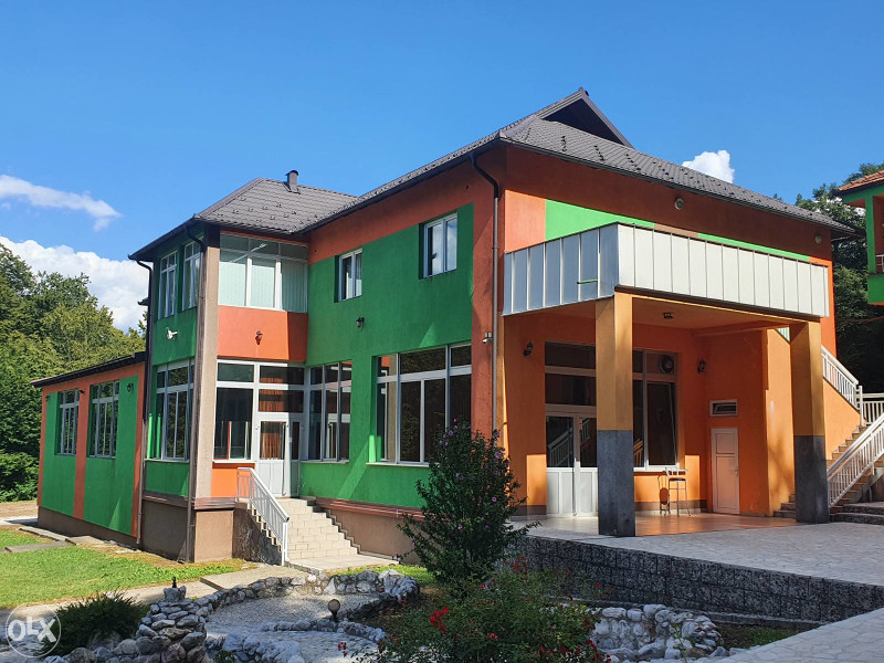 PRODAJU SE OBJEKTI