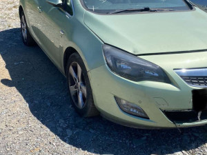 Opel astra j 2.0 d dijelivi 063/117-176. 063/992-835