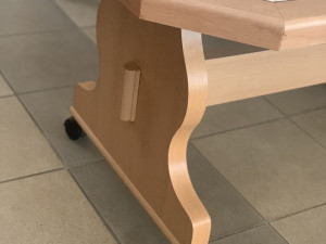 Stol / sto klupski sobni sa pločicama točkićima bukva